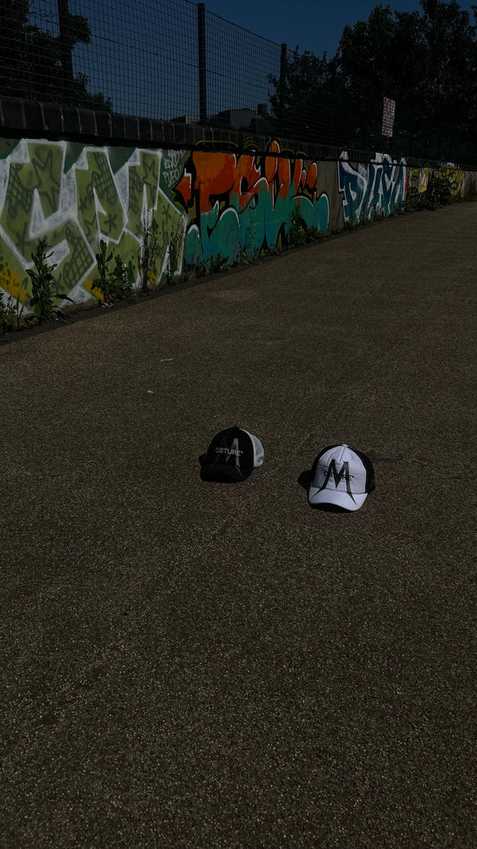 MOSTURE BLACK CAP
